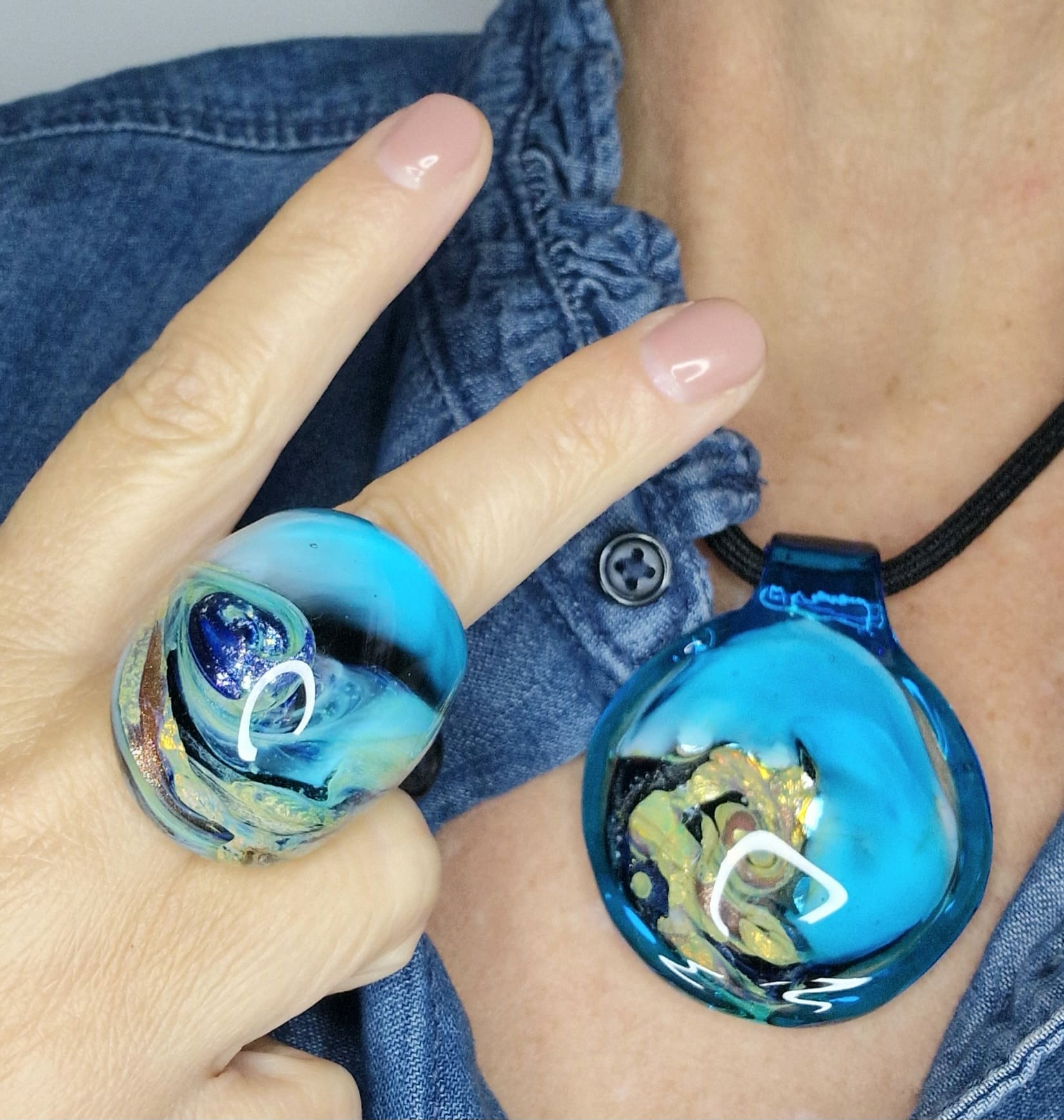Vertigo Murano Glass Ring - handblown Venice glass ring side view